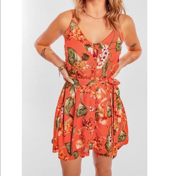 🆕🌷Tropical vibe fit and flare dress w/spaghetti straps, low neck and open back - Picture 3 of 5